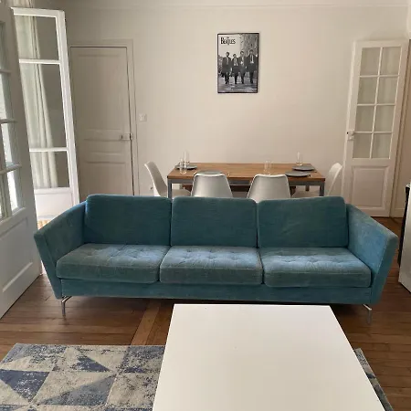 Tour Eiffel Apartment *